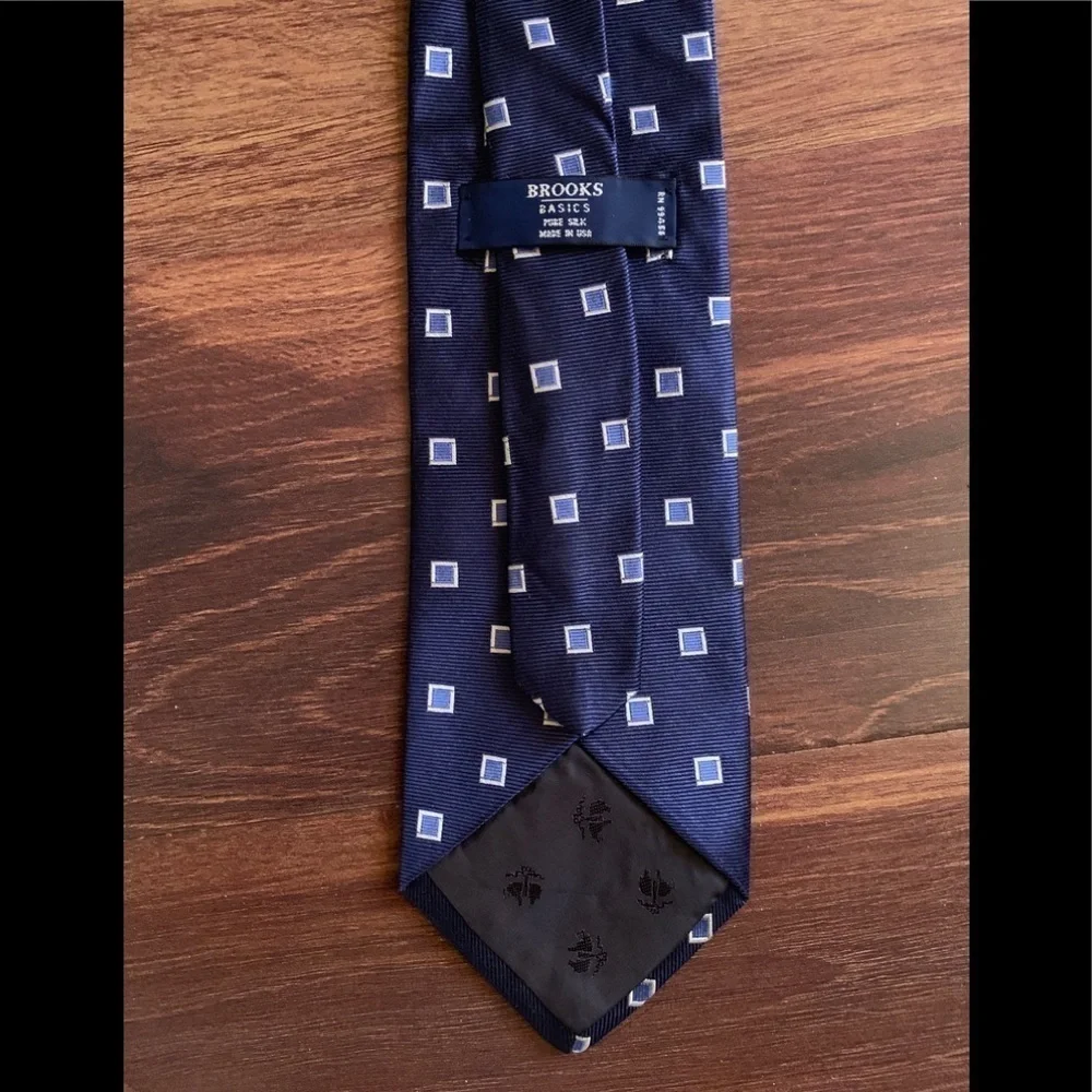 🍁SALE🍁BROOKS Basics Classic Blue Silk Necktie